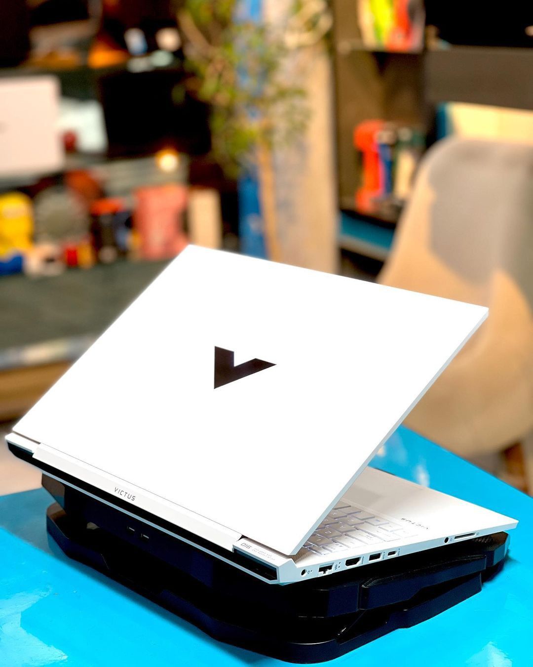 HP Victus 15‑fa2082wm Gaming Laptop - Image 3