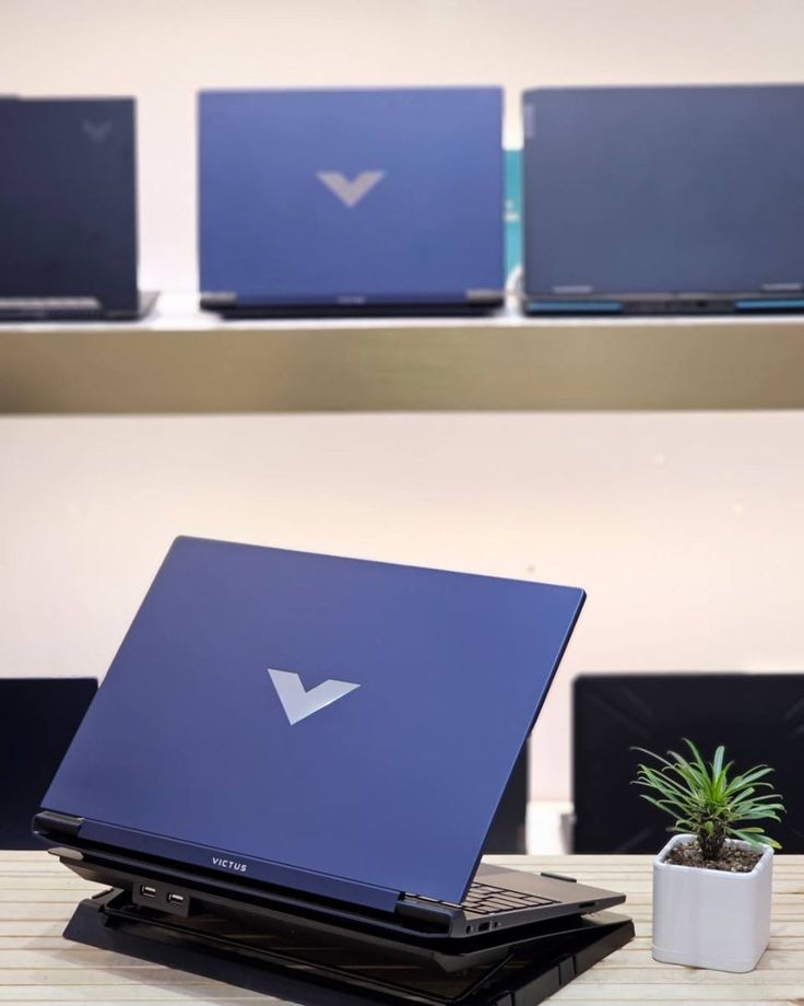 HP Victus 15‑fa2082wm Gaming Laptop - Image 4